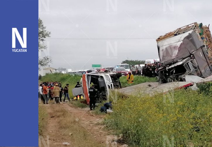 Autobús de pasajeros es impactado por tractocamión en la Mérida Cancún