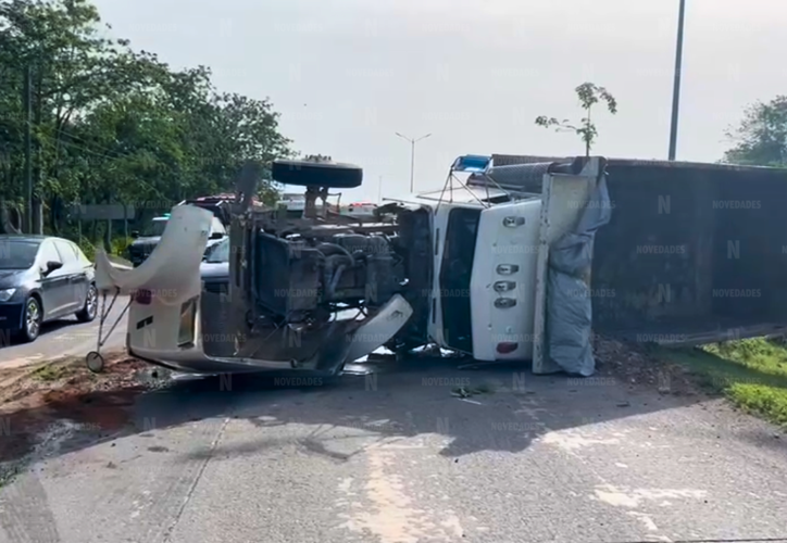 Volcadura De Volquete En El Bulevar Playa Del Carmen Deja Caos Vehicular