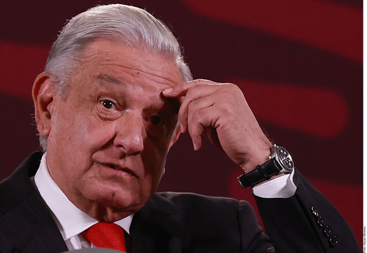 Padres De Los Amlo Divide Y Distrae