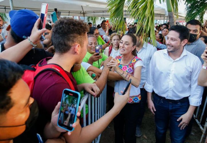 Ren N S Nchez Acompa A A Claudia Sheinbaum Durante Su Gira En Q Roo