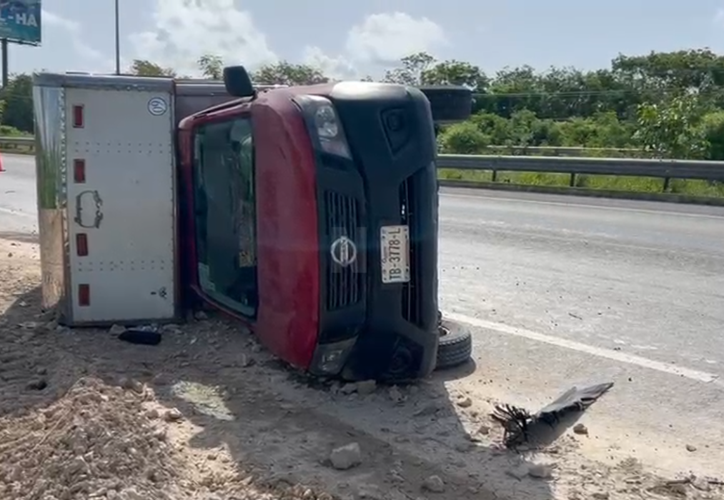 Volcadura En El Tramo Puerto Morelos Playa Del Carmen Deja Un Herido