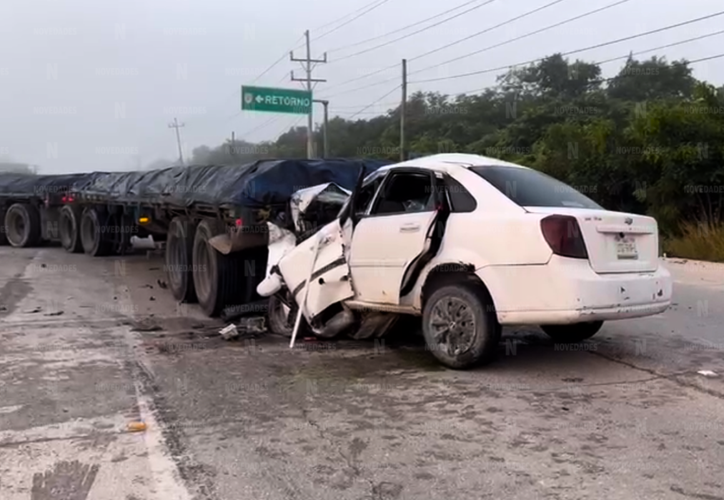 Mueren tres en fatal accidente contra un tráiler en la Carretera