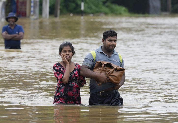 Crisis En Sri Lanka Inundaciones Y Deslaves Causan 16 Muertos Y Cierre