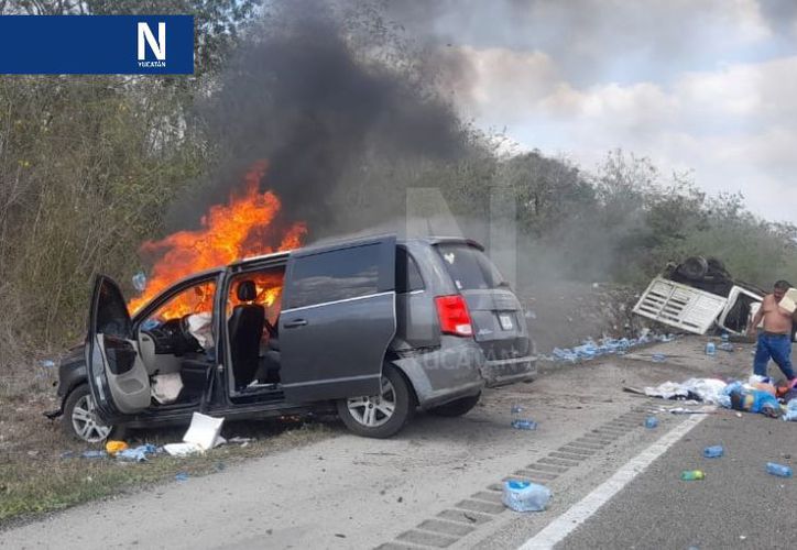 Chocan camionetas y una se incendia en la Mérida Campeche