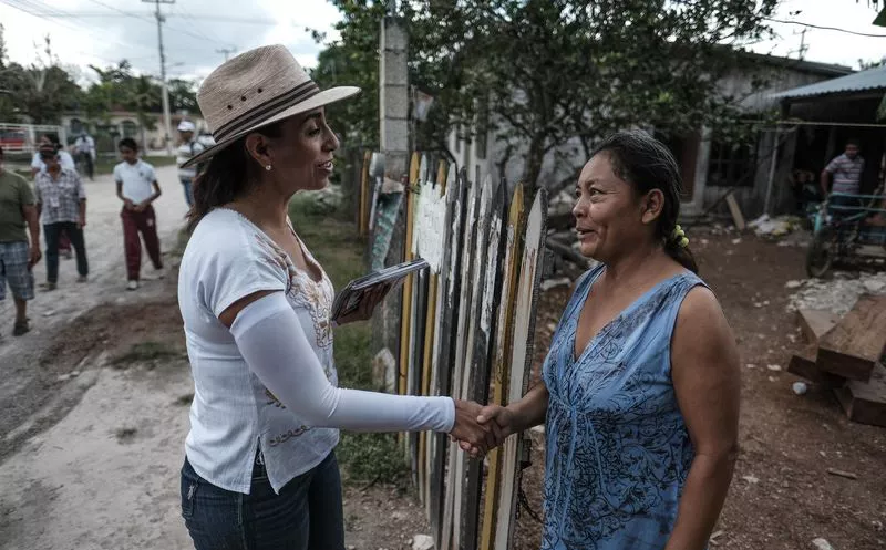 La candidata se comprometió a recorrer los municipios de Quintana Roo para escuchar las necesidades de la gente. (Foto: Redacción)