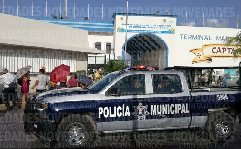 En la Terminal Marítima de Puerto Juárez se instaló una mega casilla. (Alejandro García/SIPSE)