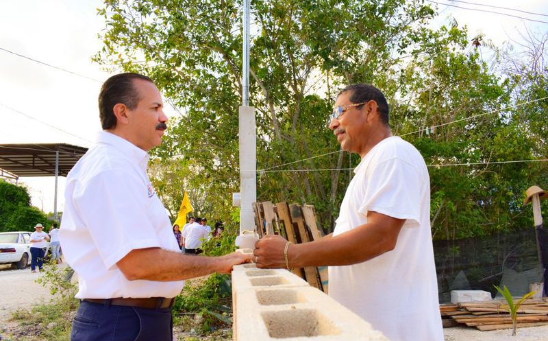 El candidato al Senado de Por Quintana Roo al Frente, Julián
Ricalde, visitó el municipio de Puerto Morelos. (Redacción)