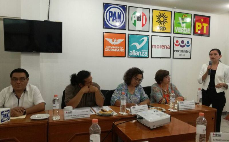 Funcionarios del Instituto Nacional Electoral presentaron la plataforma, que es una iniciativa de la UNAM. (Joel Zamora/SIPSE)