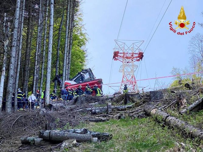 Tragedia en Italia Caída de teleférico acaba con la vida de varias