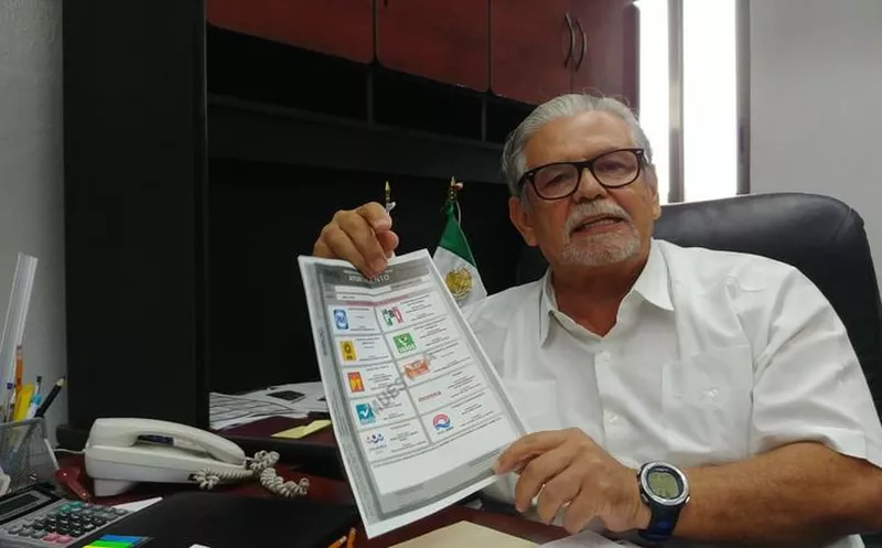 Consejero Electoral y Presidente de la Comisión de Cultura Política, Luis Carlos Santander Botello. (Foto: SIPSE)