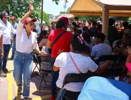 Con cercanía, certeza jurídica y obra pública, Ana Paty visita la SM 203 de Cancún