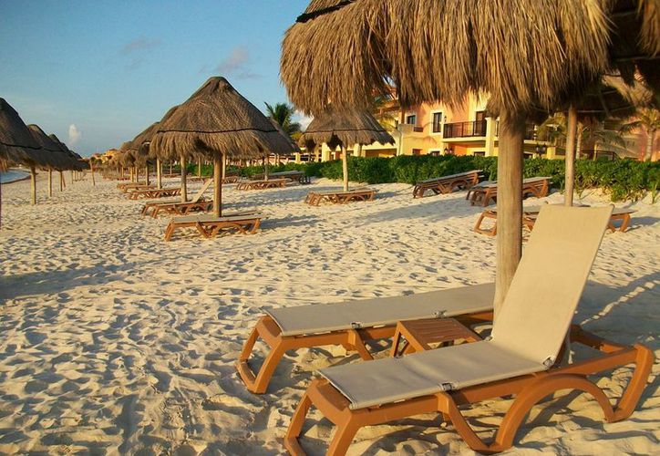 Playa del Carmen: ¿Cuánto cuesta un camastro en Playa Mamitas?