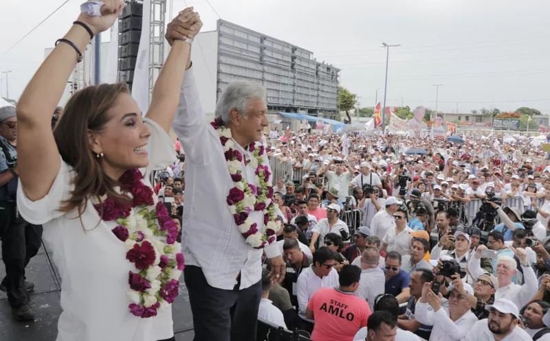 El aspirante presidencial de “Juntos Haremos Historia”, pidió “voto parejo” a los cancunenses por todos los candidatos de Morena y PT. (Redacción)
