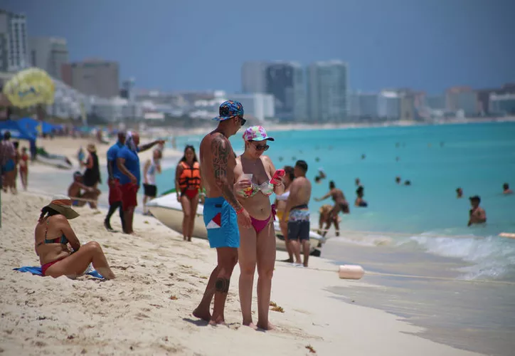 Hoteles de Cancún y Riviera iniciarán 2022 “a reventar” de turistas