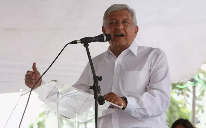 En los spots, López Obrador dice junto a su candidato a gobernar Chiapas que pronto habrá justicia social. (Proceso)