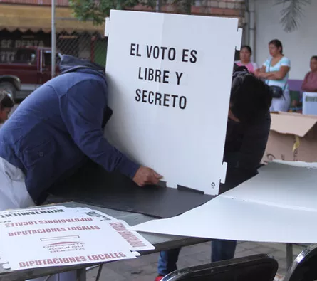 Inicia el cierre casillas en 25 entidades de México