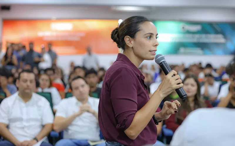 Ana Paty llama a los jóvenes a ser el futuro de Cancún y la transformación.