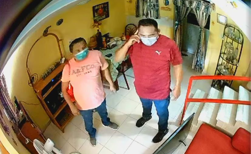 Mientras el dueño estaba fuera de casa, dos ladrones entraron a robar sus pertenencias; cámara de vigilancia los captó. [Foto: Captura de Pantalla / Facebook]