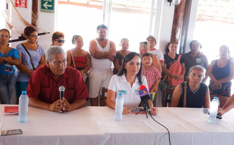 Convencidos de que Laura Fernández Piña es la única opción que le brindará bienestar a Puerto Morelos, Antorcha Campesina apoya su candidatura. (SIPSE)