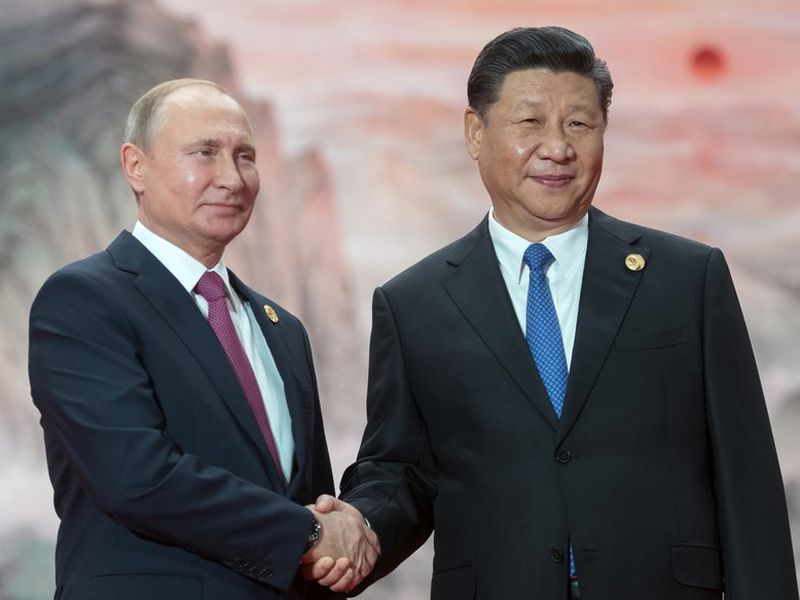 Chinese President Xi Jinping, right, and Russian President Vladimir Putin. (AP)