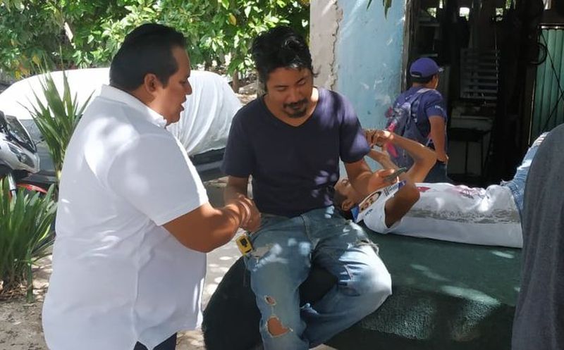 Javier Dzib, candidato a diputado del distrito 7 por parte del partido Confianza por Quintana Roo visitó la Región 96. (Cortesía)