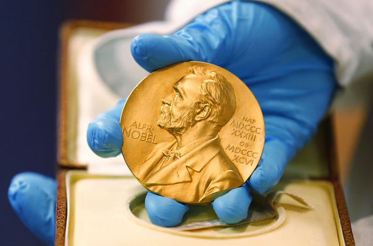 Estocolmo: Por Sus Estudios Del Genoma Ganan El Nobel De Química