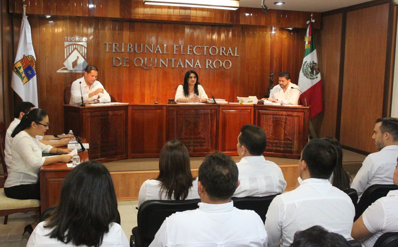 El pleno lo integran Nora Cerón González, Víctor Vivas Vivas y Vicente Aguilar Rojas. (JoelZamora/SIPSE)
