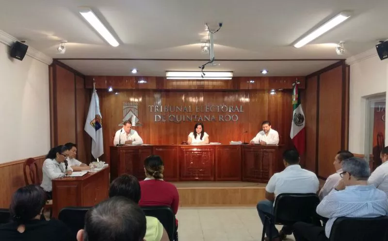 El aspirante y la coalición Por México al Frente ingresaron la impugnación ante el Tribulan Electoral de Quintana Roo. (Israel Leal/SIPSE)