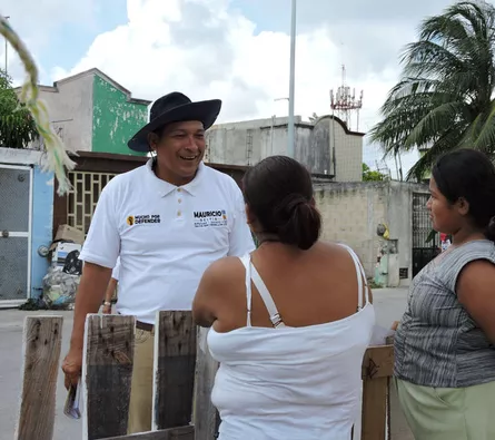 Mauricio Delfín visitó a ciudadanos de Haciendas Real Del Caribe