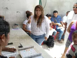 Emite su voto presidenta municipal de Tulum