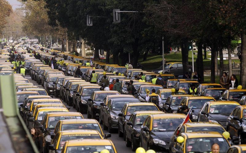 Taxistas bloquearon la Alameda en protesta por Ley Uber - Archivo 29/09/2020 - Noticias Viajeras: de Actualidad, Curiosas...