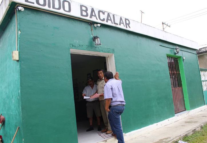 Luis Chim Balam, presidente del comisariado ejidal, informó que está en la mejor disposición para apoyar el proyecto ferroviario. (Foto: Javier Ortiz)