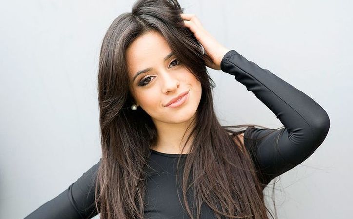 Camila Cabello 'le roba' el teléfono a un actor mexicano - Sipse.com