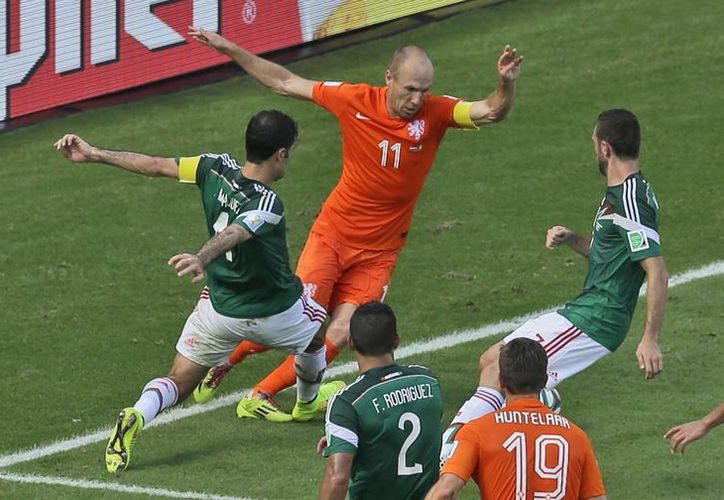 Holanda elimina del Mundial 2-1 a México