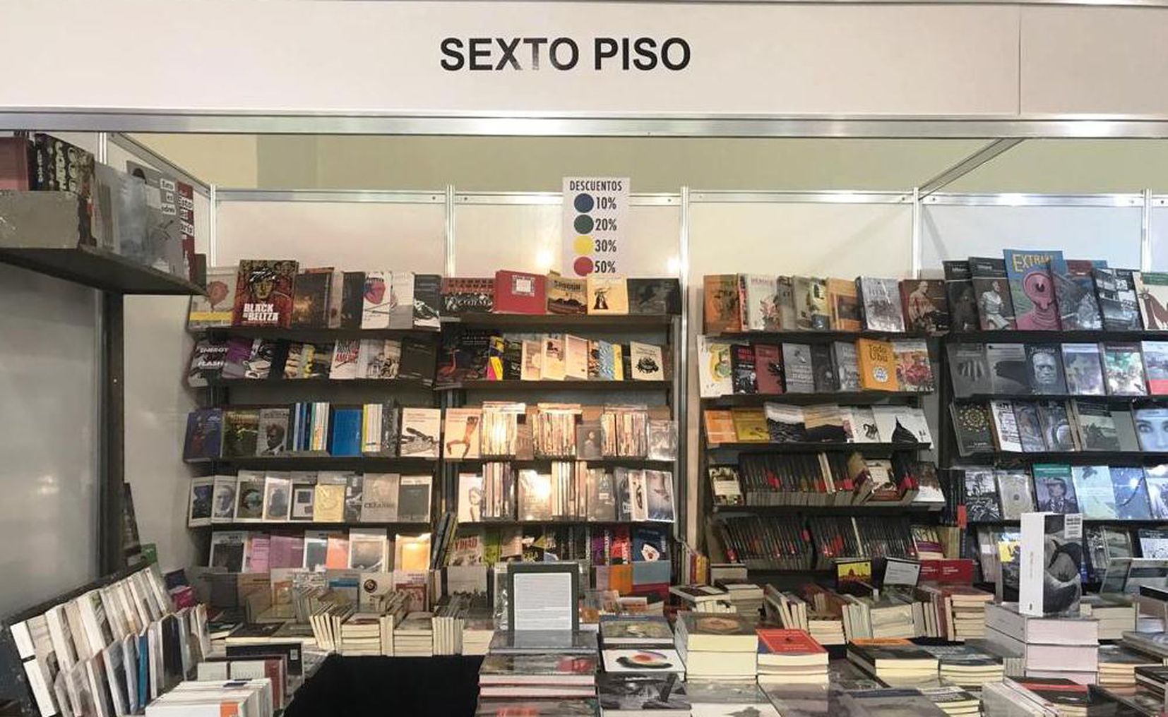 Libros Singulares A La Mano De Coleccionistas En El Espacio De Sexto Piso En La Filey 2019