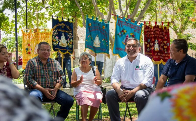 El candidato de la coalición Todos por México resaltó el colorido, tradición comunitaria y el arraigo de esta festividad emblemática de los meridanos. (Milenio Novedades)