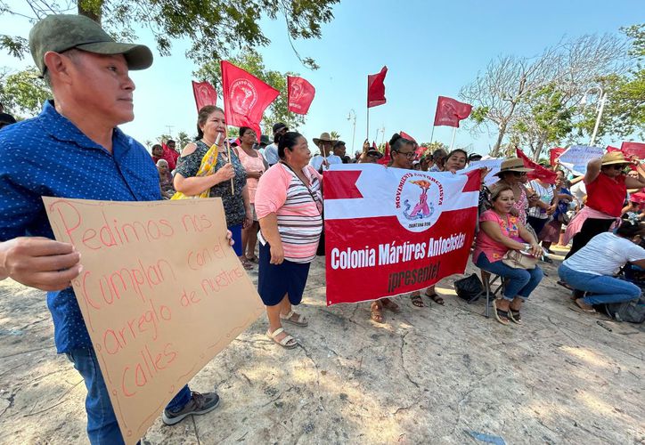 Movimiento Antorchista Pide Solución En Manifestación Frente A Palacio