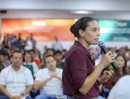 Ana Paty llama a los jóvenes a ser el futuro de Cancún y la transformación
