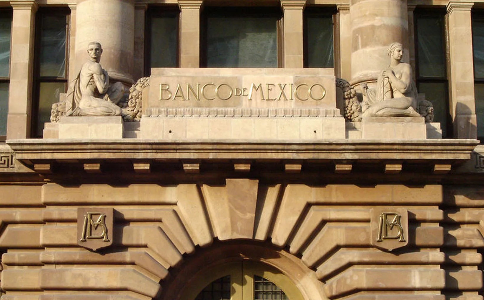 Tasa De Interés De Banxico Aumenta De 6 A 65 0163