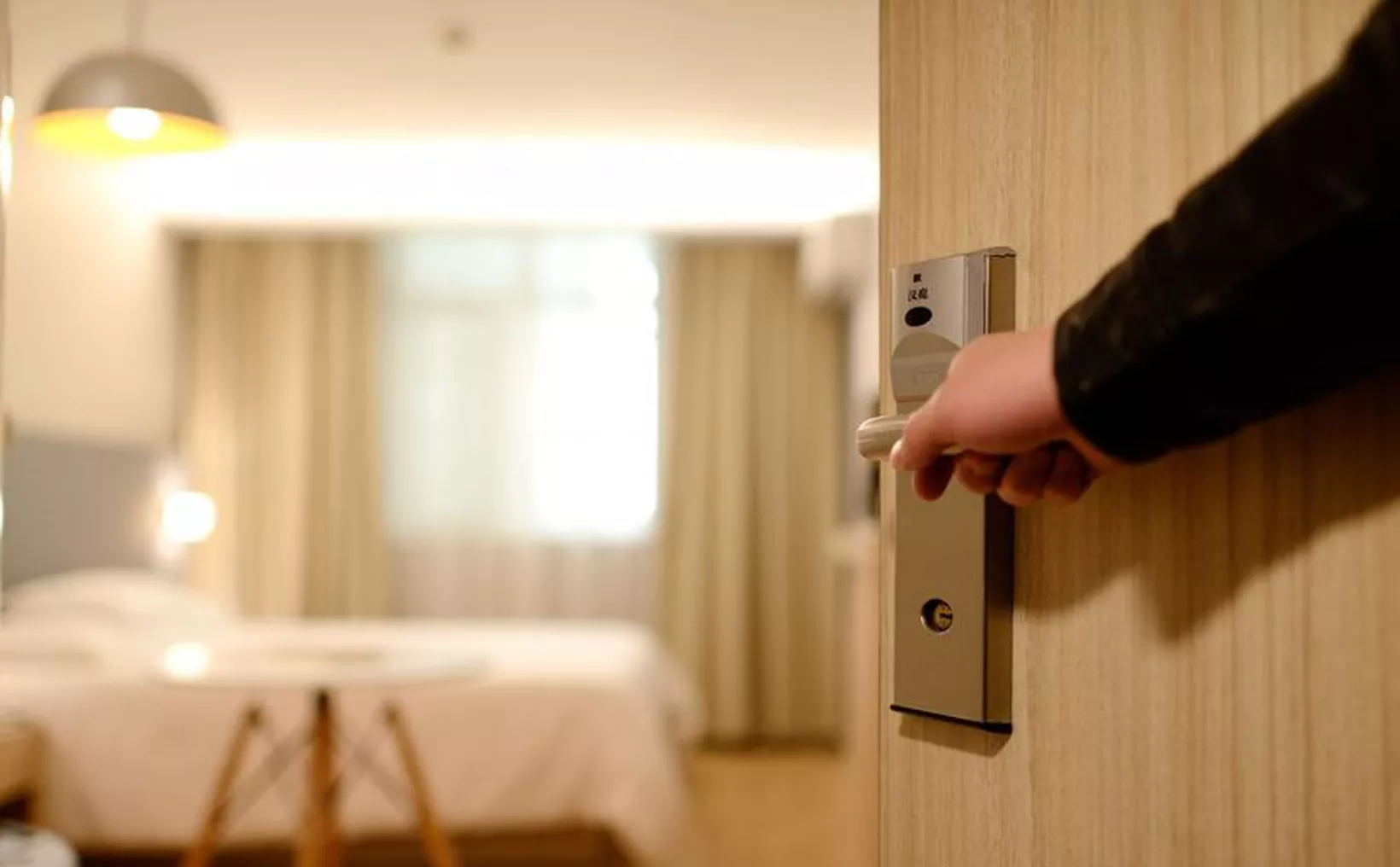 Así Colocan Cámaras Ocultas En Airbnb Y Cuartos De Hotel 
