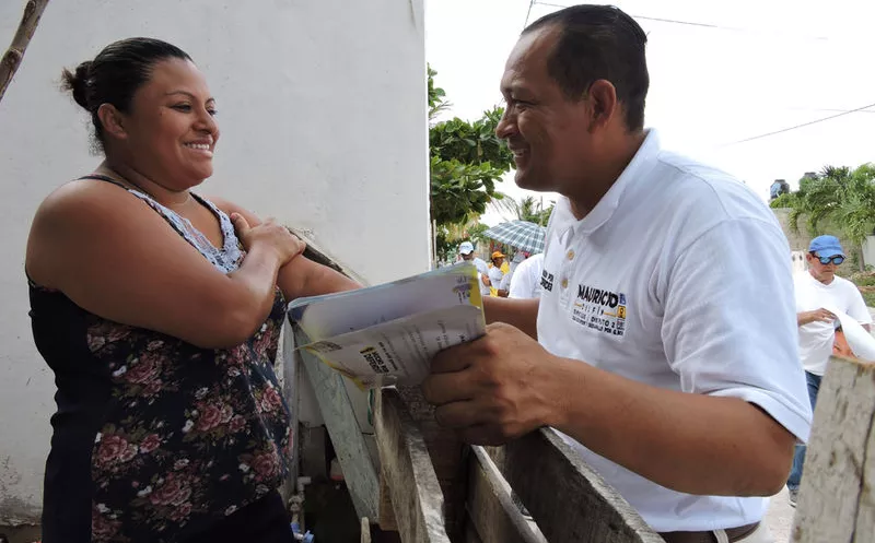El candidato de la coalición “Orden y Desarrollo por Quintana Roo” llevó a cabo un encuentro con los ciudadanos de la Región 259. (Redacción/SIPSE)