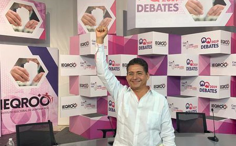 Carlos Hernández Blanco se presentó al debate público que avala el Ieqroo. (Redacción/SIPSE)
