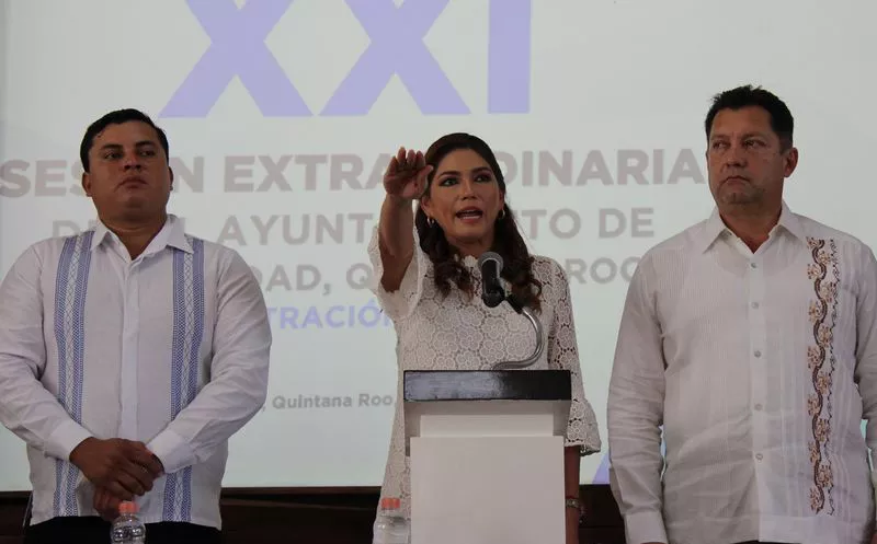 Samaría Angulo tomo protesta como alcaldesa en el municipio de Solidaridad. (Foto: Adrián Barreto/SIPSE)
