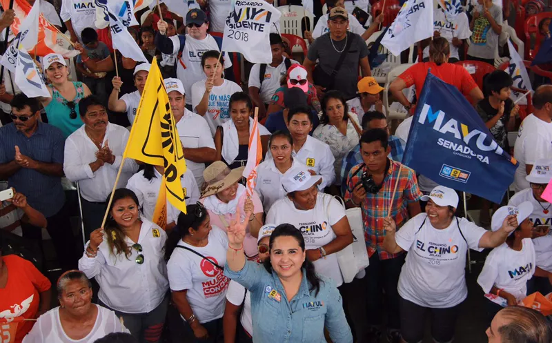 La candidata al Senado Mayuli Martinez realizó su primer cierre de campaña, en la comunidad de Javier Rojo Gómez. (Foto: Redacción)