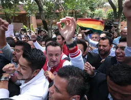 Retrógrada y homofóbico, gritan a Mikel en la Ibero