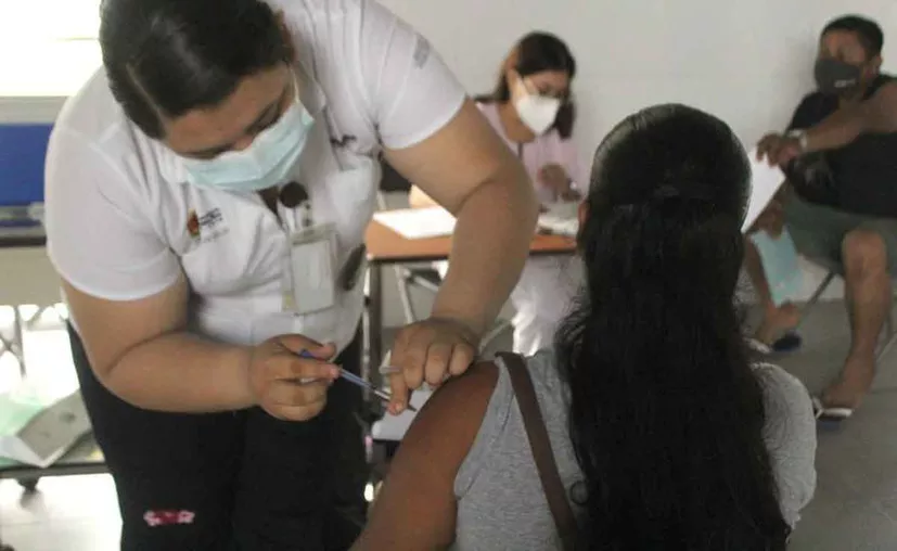 Campaña de vacunación contra Covid-19. (Octavio Martínez/SIPSE)