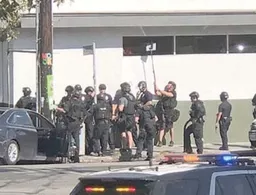 Shooting suspect in standoff at Los Angeles supermarket