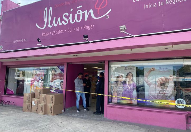 Cancún: Sujetos armados asaltan tienda de ropa interior