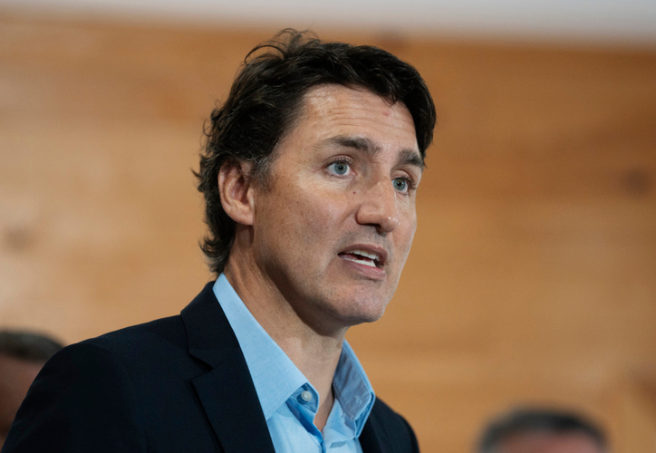 Justin Trudeau strongly criticizes Facebook for blocking information