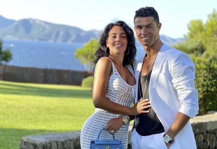 Cristiano Ronaldo Y Georgina Rodríguez Presentan A Su Hija